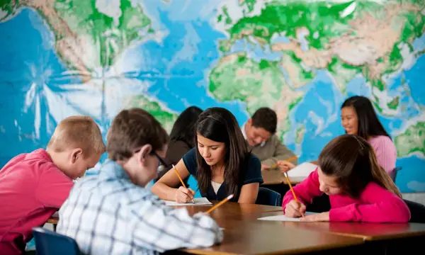 Améliorez votre orthographe avec la dictée de 3ème !